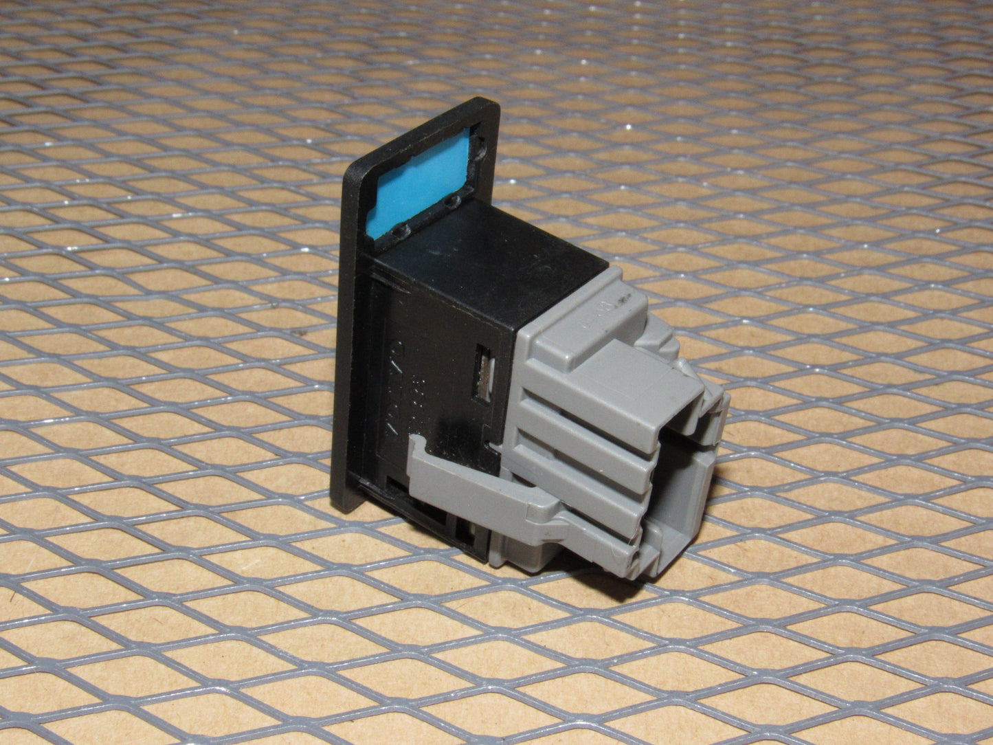 88 89 90 Volvo 760 OEM Clock Adjustment Switch