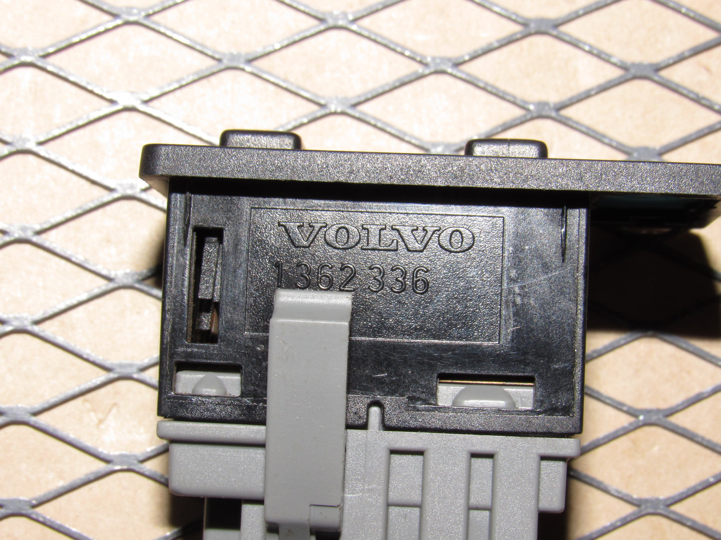 88 89 90 Volvo 760 OEM Clock Adjustment Switch
