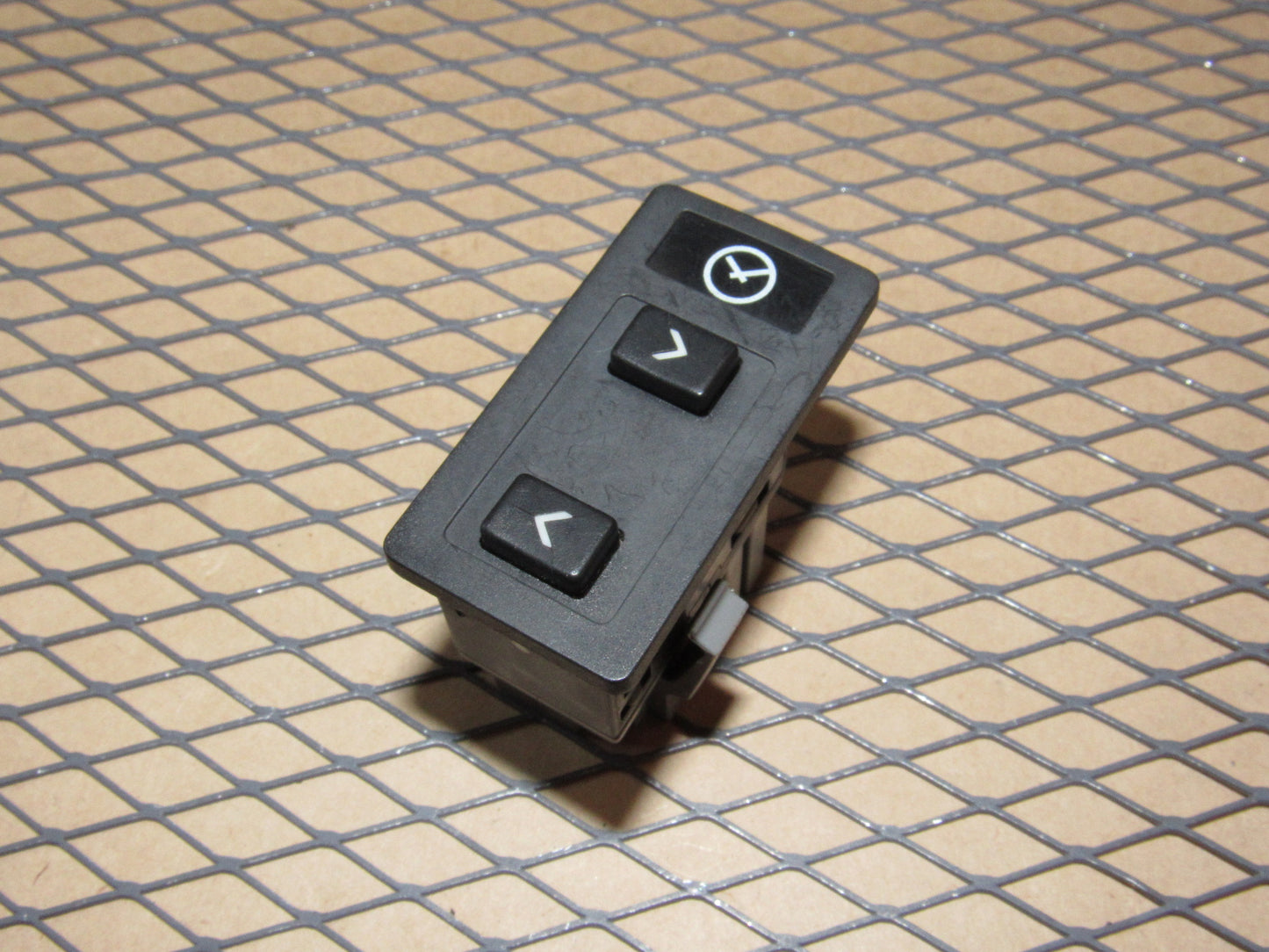 88 89 90 Volvo 760 OEM Clock Adjustment Switch