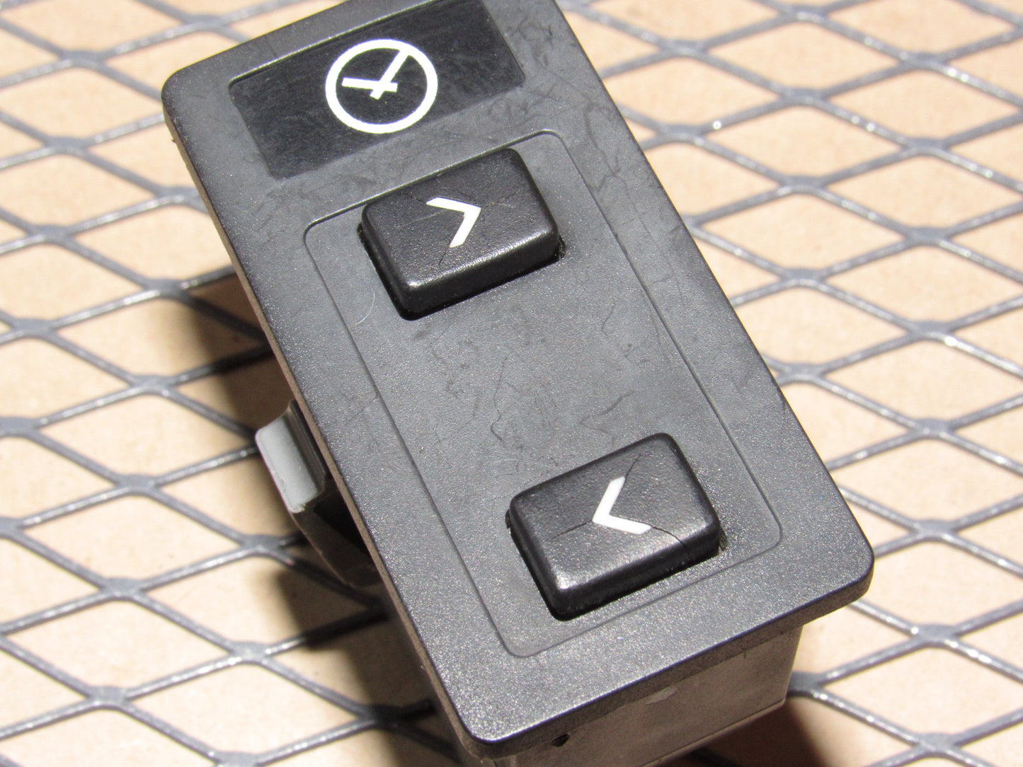 88 89 90 Volvo 760 OEM Clock Adjustment Switch