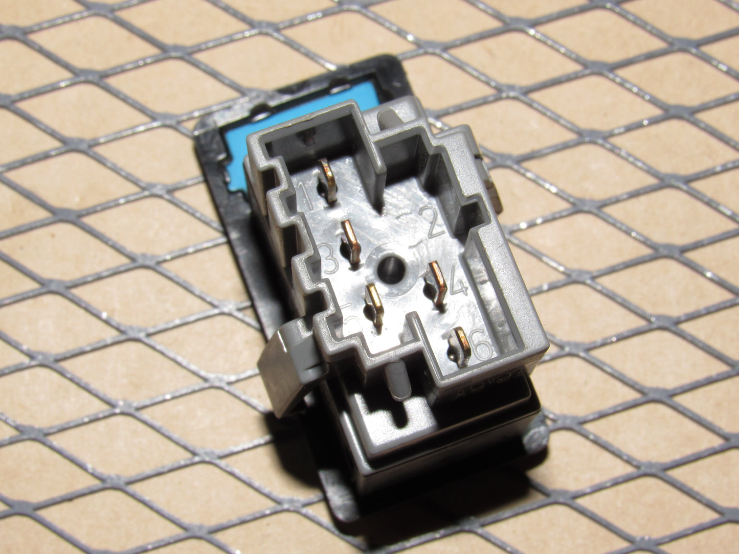 88 89 90 Volvo 760 OEM Clock Adjustment Switch