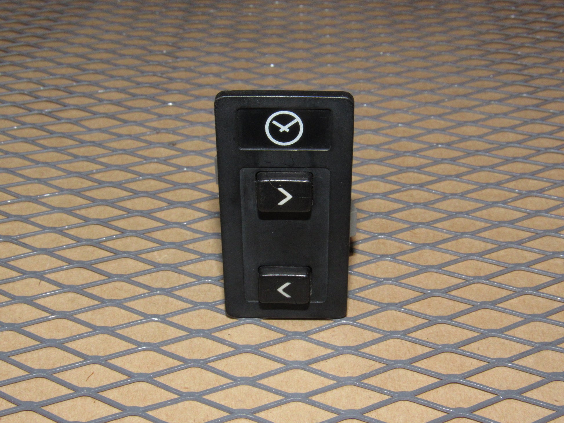 88 89 90 Volvo 760 OEM Clock Adjustment Switch