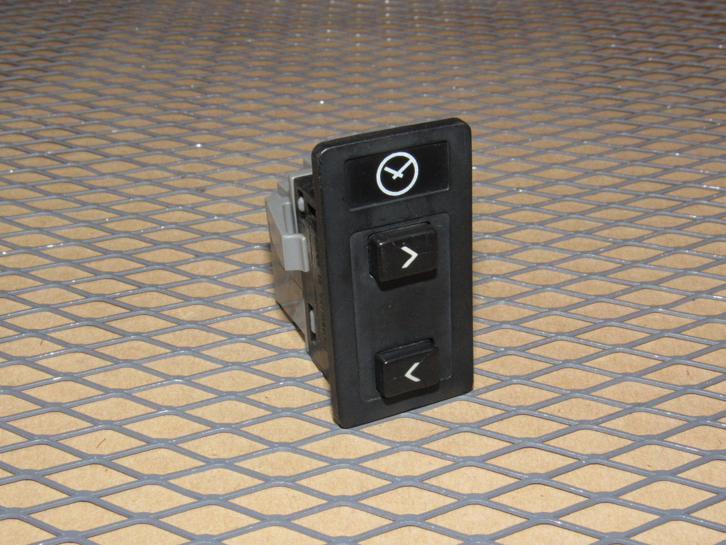 88 89 90 Volvo 760 OEM Clock Adjustment Switch