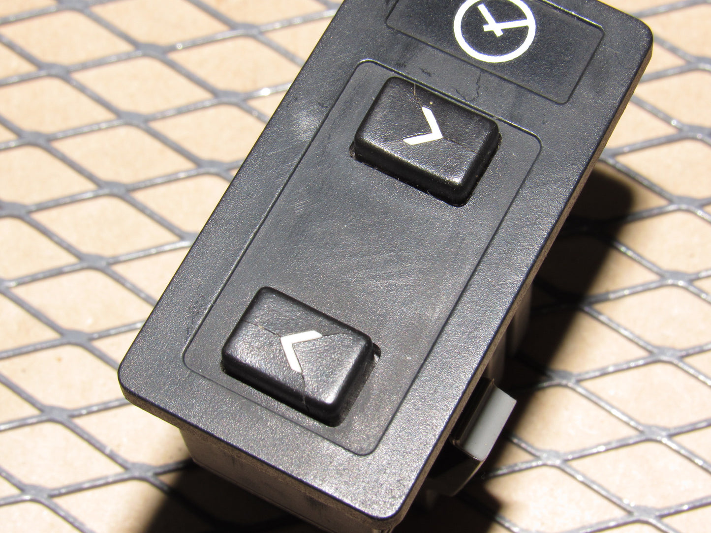 88 89 90 Volvo 760 OEM Clock Adjustment Switch