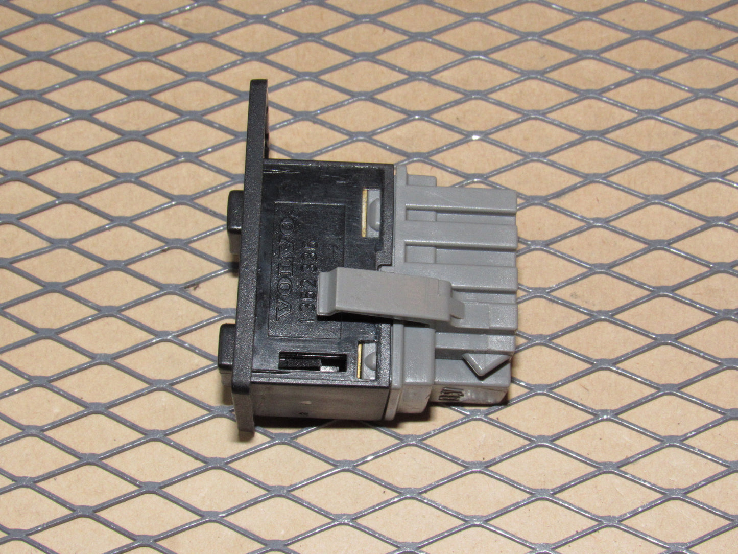 88 89 90 Volvo 760 OEM Clock Adjustment Switch