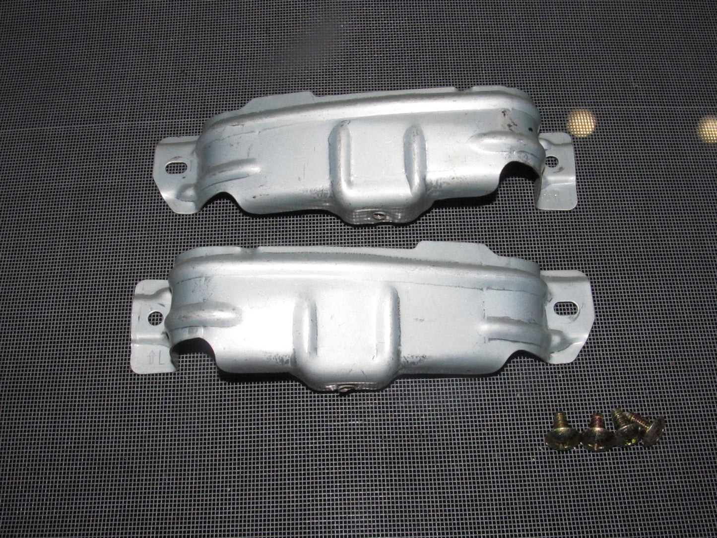 95 96 97 98 99 Subaru Impreza Outback OEM Door Panel Bracket - Front