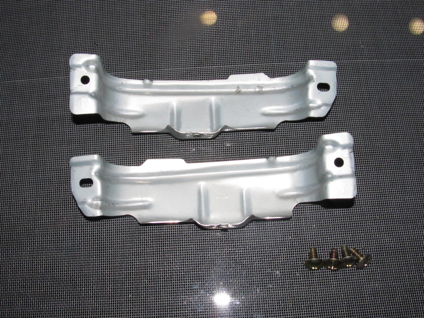 95 96 97 98 99 Subaru Impreza Outback OEM Door Panel Bracket - Front