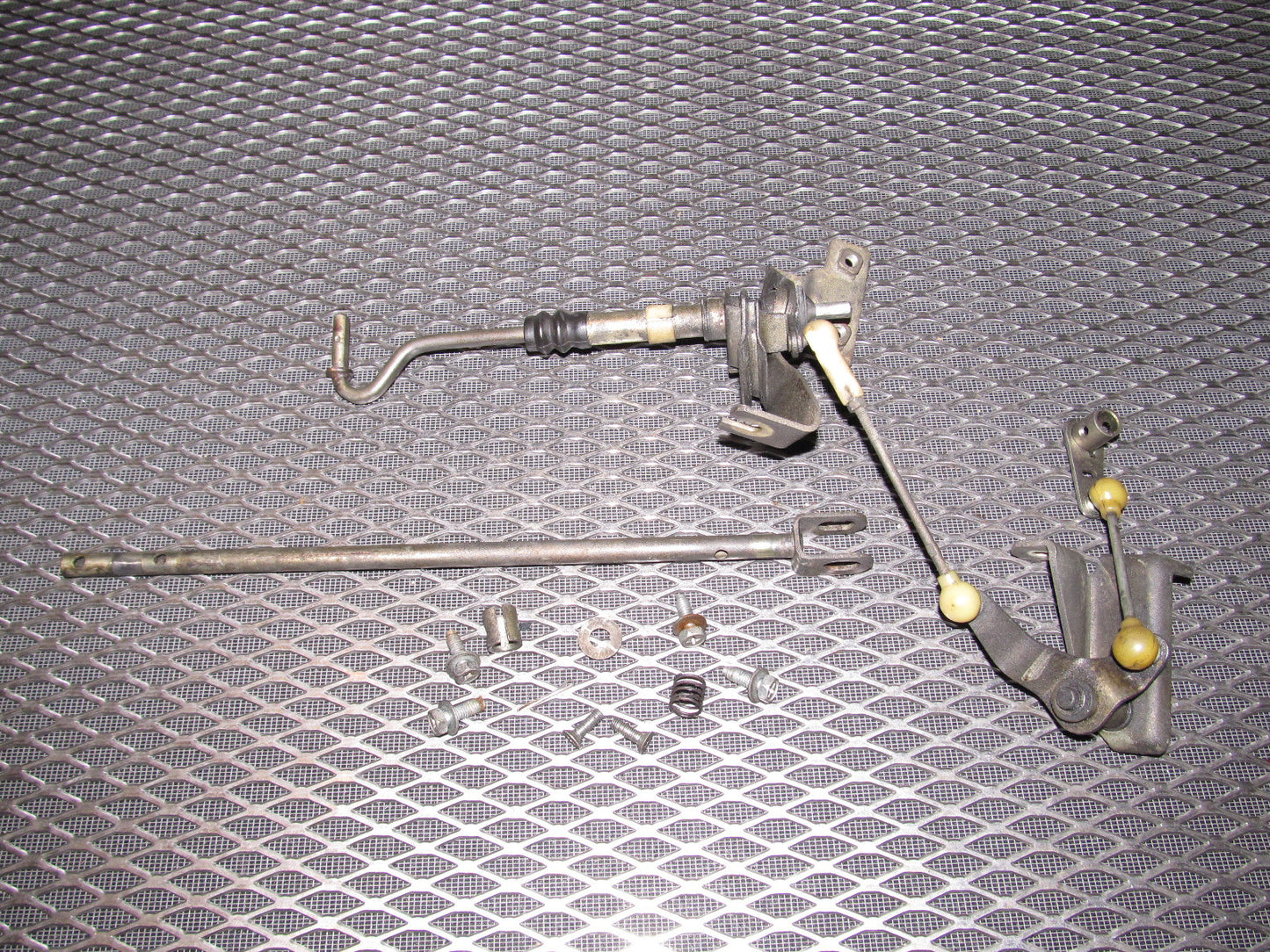 81 82 83 Datsun 280zx OEM L28E Throttle Body Bell Crank Linkage