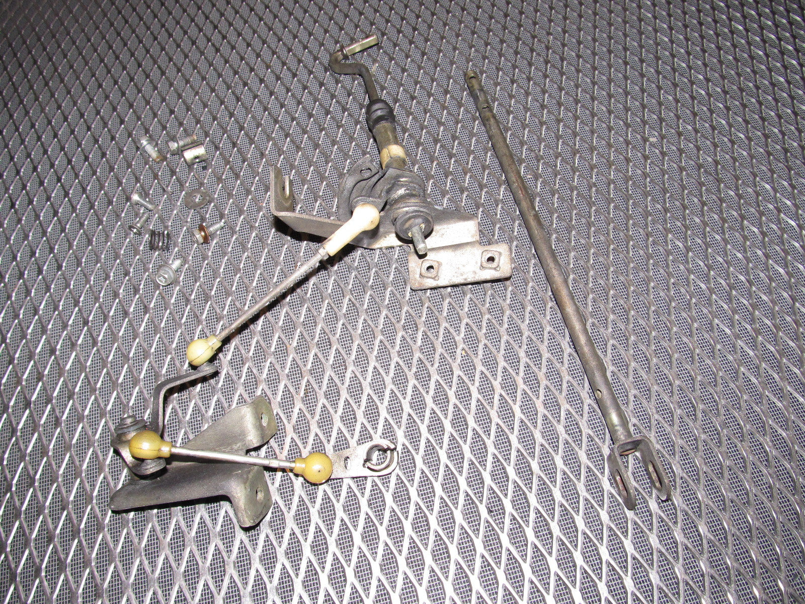 81 82 83 Datsun 280zx OEM L28E Throttle Body Bell Crank