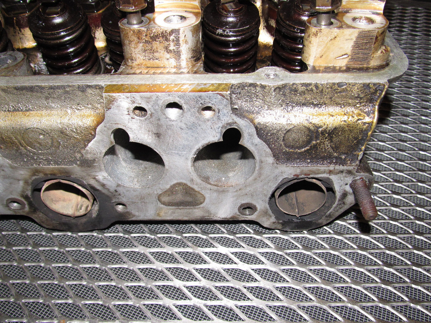 81 82 83 Datsun 280zx OEM L28E Engine Cylinder Head